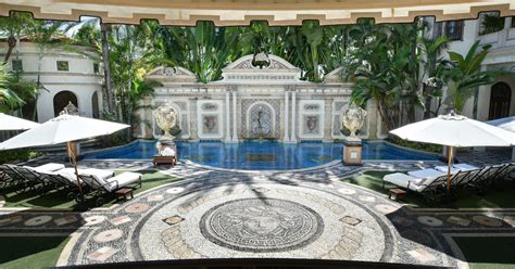 gianni's at the former versace mansion|inside gianni versace house.